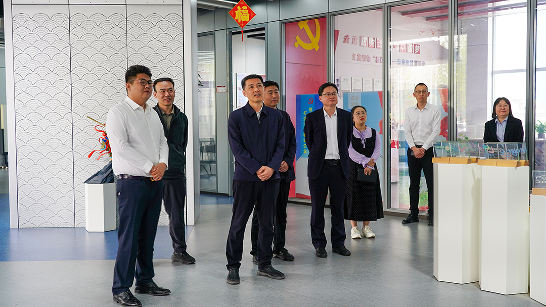博兴县委副书记、代县长孔磊一行到访33005357CC拉斯维加斯调研产业发展情况(图1)